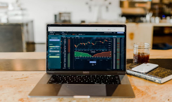 Navigating Options and Futures Trading